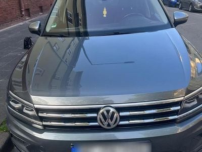Silber Gebraucht 2018 VW Tiguan SUV | 22.000 € (Etwas zu teuer)