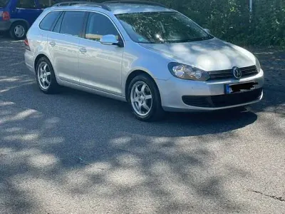 Gebraucht VW Golf VI Comfortline 122 PS (89 kW) 2010 Silber Kleinwagen
