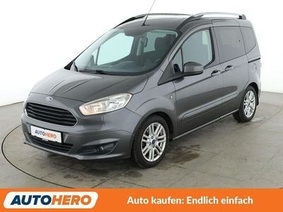 Grau Gebraucht 2016 Ford Tourneo Courier Titanium Van / Kleinbus | 11.050 € (Fairer Preis)