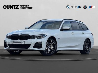 Gebraucht BMW 330e M Sport 292 PS (214 kW) 2022 Alpinweiß uni Kombi