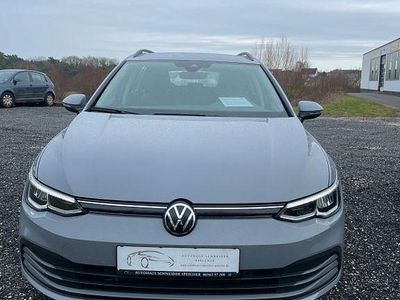 Mondsteingrau Gebraucht 2024 VW Golf VIII Life Kombi | 22.900 € (Fairer Preis)