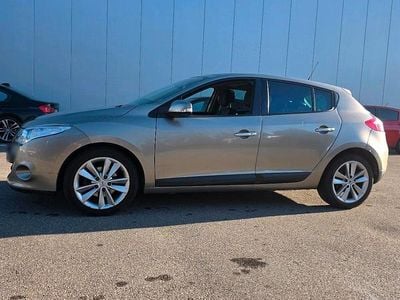 Gebraucht Renault Mégane III Luxe 140 PS (102 kW) 2011 Grau Kleinwagen