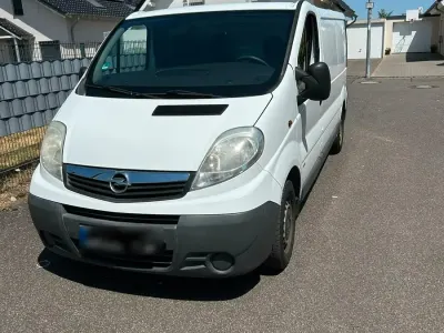 Gebraucht Opel Vivaro 114 PS (83 kW) 2008 Weiß Van / Kleinbus