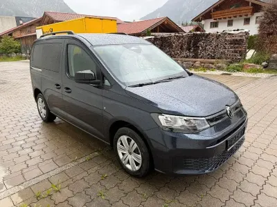 Neu VW Caddy Life 116 PS (85 kW) 2026 Blau Van / Kleinbus