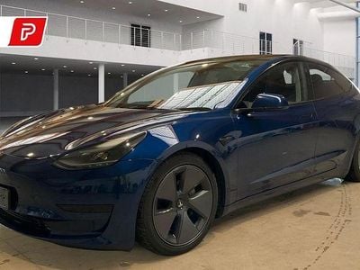 Begagnad Tesla Model 3 Standard Range Plus 225 kW (306 HK) 2021 Blå Sedan