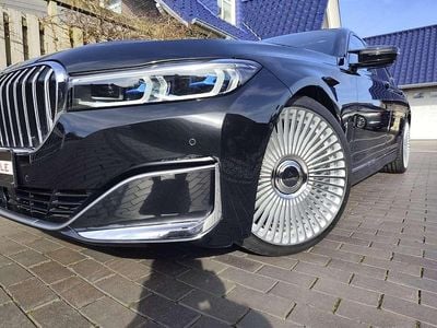 Second-hand BMW 730 Sport Line 286 CP (210 kW) 2022 Negru Berlinǎ