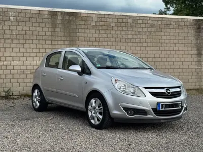 Używany Opel Corsa Edition 80 KM (58 kW) 2007 Srebrny Hatchback