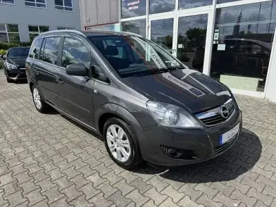 Gebraucht Opel Zafira Family 140 PS (102 kW) 2012 Grau Van / Kleinbus