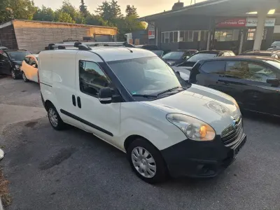 Gebraucht Opel Combo 95 PS (69 kW) 2016 Weiß Van / Kleinbus