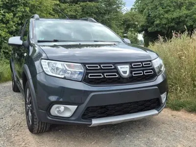 Gebraucht Dacia Logan MCV Celebration 90 PS (66 kW) 2017 Grau Limousine
