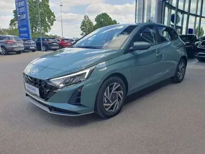 Neu Hyundai i20 Trend 90 PS (66 kW) 2026 Mangrove green mineraleffekt Kleinwagen