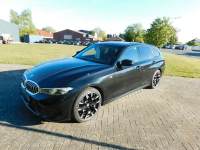 Gebraucht BMW 320 M Sport 190 PS (139 kW) 2025 Schwarz Kombi