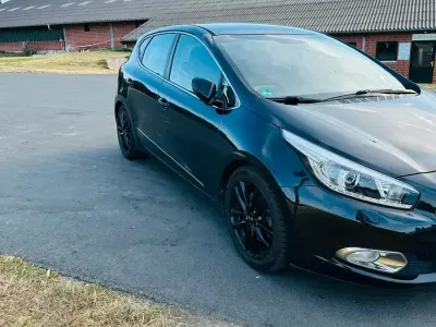 Gebraucht Kia Ceed DREAM-TEAM Edition 136 PS (100 kW) 2014 Schwarz Kleinwagen