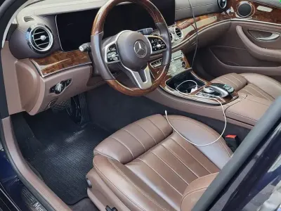 Gebraucht Mercedes 220 194 PS (142 kW) 2019 Andere farben Limousine