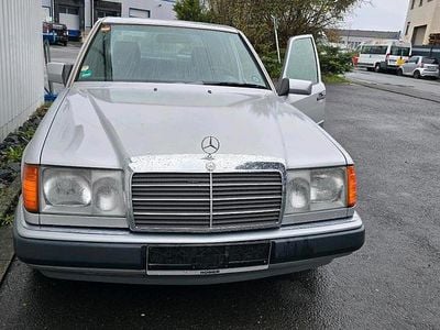 Gebraucht Mercedes E230 132 PS (97 kW) 1992 Silber Limousine
