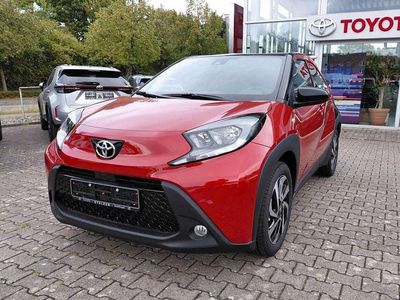 Neu Toyota Aygo X 72 PS (52 kW) 2025 Rot SUV
