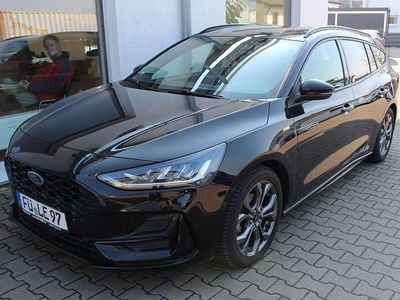 Gebraucht Ford Focus ST-Line 155 PS (114 kW) 2023 Obsidianschwarz metallic Kombi