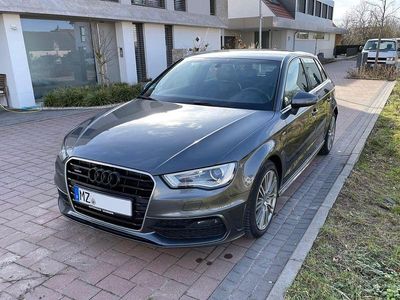 Gebraucht Audi A3 S-Line 150 PS (110 kW) 2015 Grau Limousine