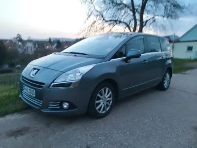 Gebraucht Peugeot 5008 Family 150 PS (110 kW) 2012 Grau Van / Kleinbus