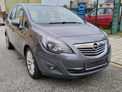 Grau Gebraucht 2011 Opel Meriva Van / Kleinbus | 4.999 € (Fairer Preis)
