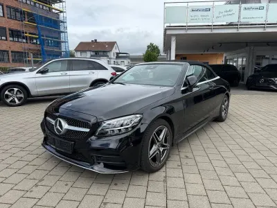 Gebraucht Mercedes C200 AMG 184 PS (135 kW) 2023 Obsidianschwarz Cabrio
