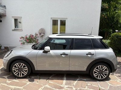 Neu Mini Cooper S Classic 204 PS (150 kW) 2025 Silber Kleinwagen