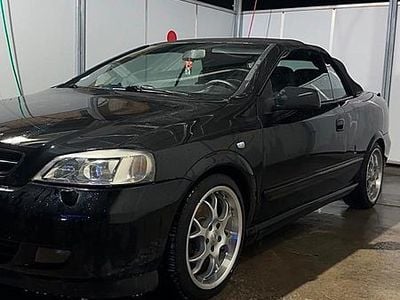 Gebraucht Opel Astra Cabriolet 125 PS (91 kW) 2003 Schwarz Cabrio