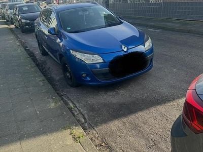 Gebraucht Renault Mégane GrandTour 131 PS (96 kW) 2010 Blau Kombi