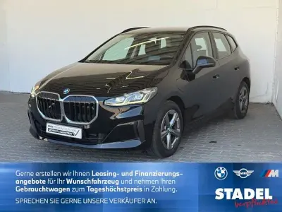 Gebraucht BMW 230e Active Tourer 326 PS (239 kW) 2025 Schwarz Van / Kleinbus