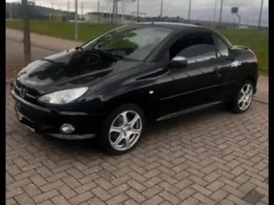 Gebraucht Peugeot 206 CC 108 PS (79 kW) 2005 Schwarz Cabrio