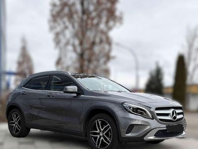 Gebraucht Mercedes GLA220 Urban 177 PS (130 kW) 2014 Grau SUV