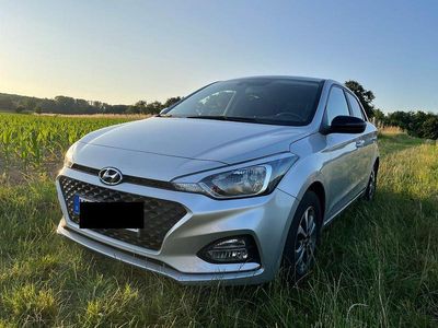Gebraucht Hyundai i20 Active 101 PS (74 kW) 2020 Silber Kleinwagen