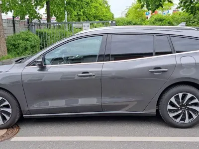 Używany Ford Focus Titanium 125 KM (91 kW) 2023 Czarny Kombi