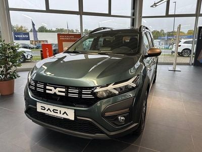 Grün Gebraucht 2025 Dacia Jogger Extreme Van / Kleinbus | 28.390 € (Etwas zu teuer)