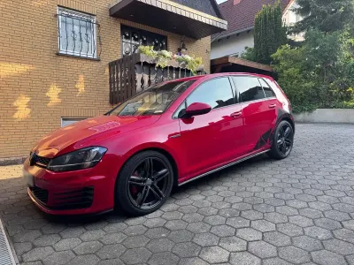 Gebraucht VW Golf VII Sound 184 PS (135 kW) 2014 Rot Limousine