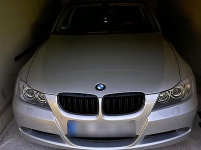 Gebraucht BMW 318 129 PS (94 kW) 2006 Silber Limousine