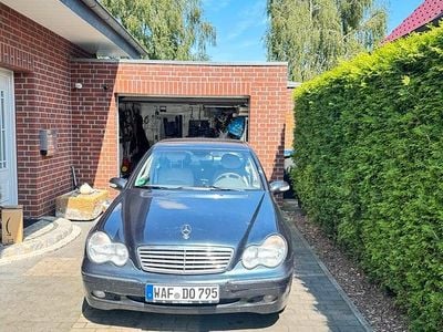 Mercedes C200