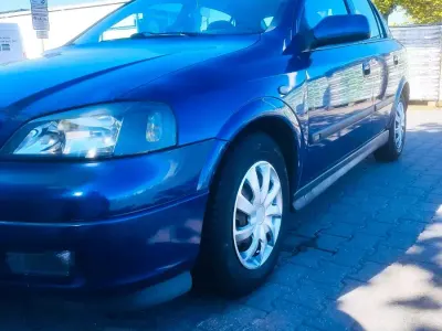Usata Opel Astra 84 CV (61 kW) 2004 Blu Berlina