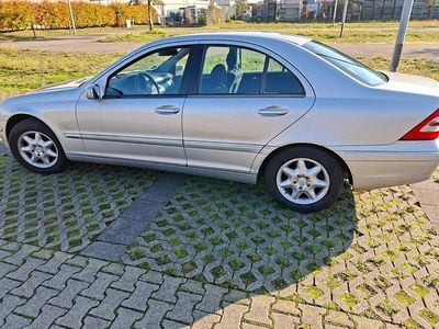 Gebraucht Mercedes C180 Elegance 129 PS (94 kW) 2001 Silber Limousine