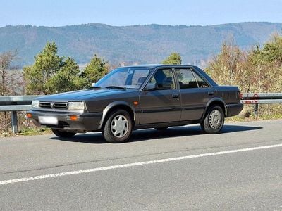 Begagnad Nissan Bluebird 105 HK (77 kW) 1990 Grå Sedan