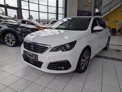 Gebraucht Peugeot 308 Allure 131 PS (96 kW) 2018 Weiß (weiss banquise) Limousine