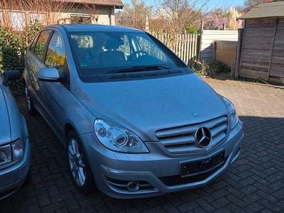 Usata Mercedes B180 116 CV (85 kW) 2009 Grigio Monovolume
