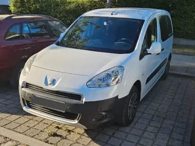 Gebraucht Peugeot Partner Tepee Active 98 PS (72 kW) 2012 Weiß Van / Kleinbus