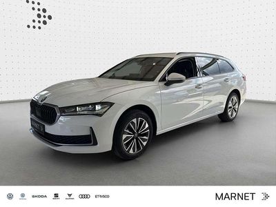 Neu Skoda Superb Selection 200 PS (147 kW) 2025 Kristallweiß uni Kombi