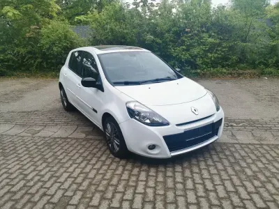 Gebraucht Renault Clio II 75 PS (55 kW) 2011 Weiß Limousine