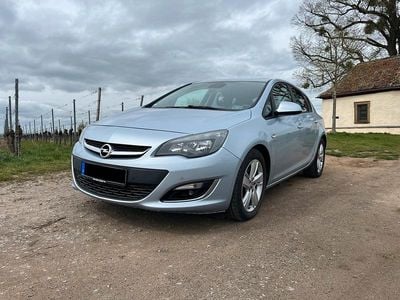 Usata Opel Astra 131 CV (96 kW) 2013 Blu Berlina