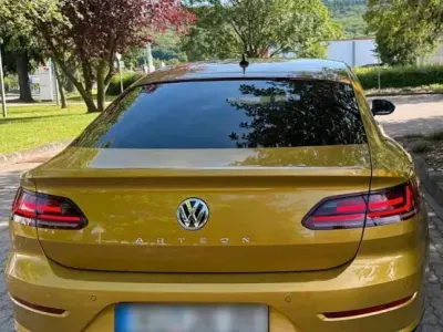 Gebraucht VW Arteon 150 PS (110 kW) 2019 Gelb Kleinwagen