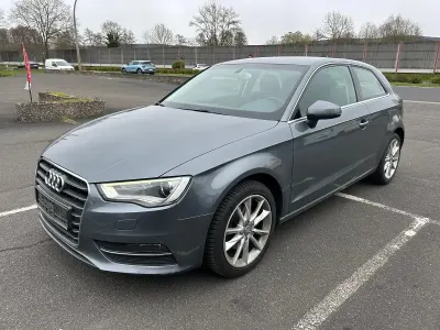Gebraucht Audi A3 105 PS (77 kW) 2013 Grau Coupé