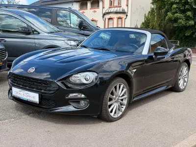 Gebraucht Fiat 124 Spider Lusso 140 PS (102 kW) 2016 Schwarz Cabrio