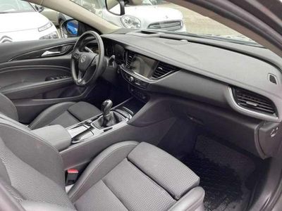 Gebraucht Opel Insignia Edition 136 PS (100 kW) 2018 Grau Kombi